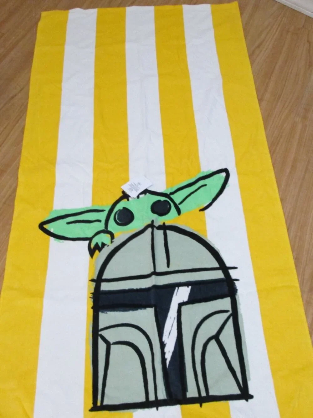 Disney Yellow Star Wars Beach towel brand new from Macy's 29inchx 59inch